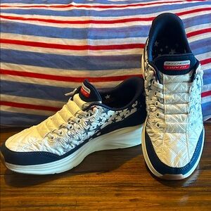 Skechers Slip-ins: Contour Foam - Cozy Fit Star Spangled